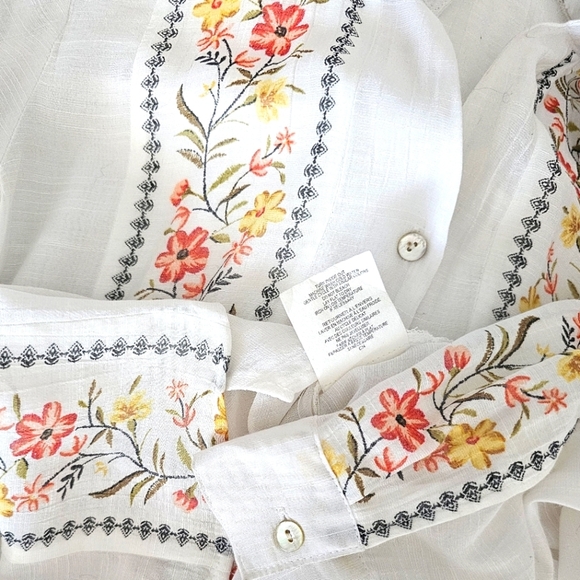 Figueroa & Flower White Long Sleeve Floral Print Button Blouse - Picture 10 of 16